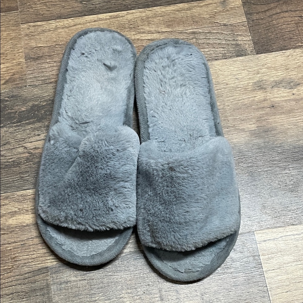Cozy Gray Women's Fuzzy Slippers